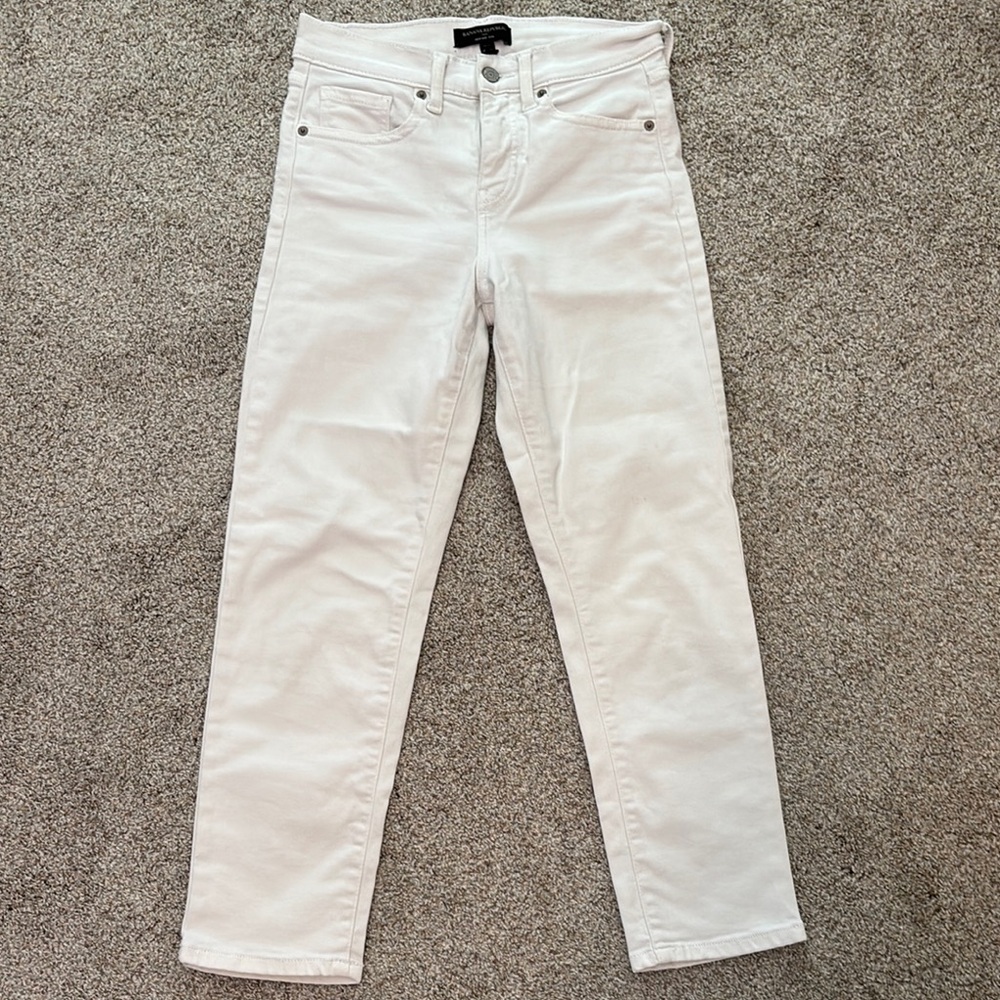 Banana Republic high-rise slim jeans. White. Petite. 26/2.